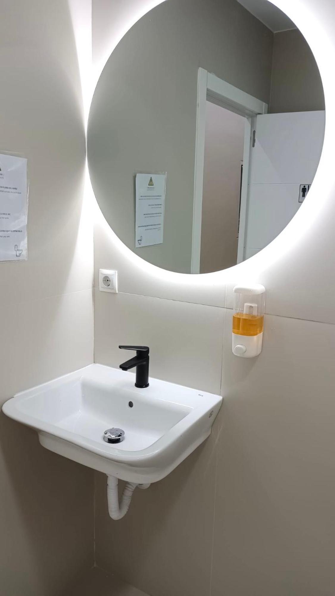 Hostel Sofia Madrid Extérieur photo
